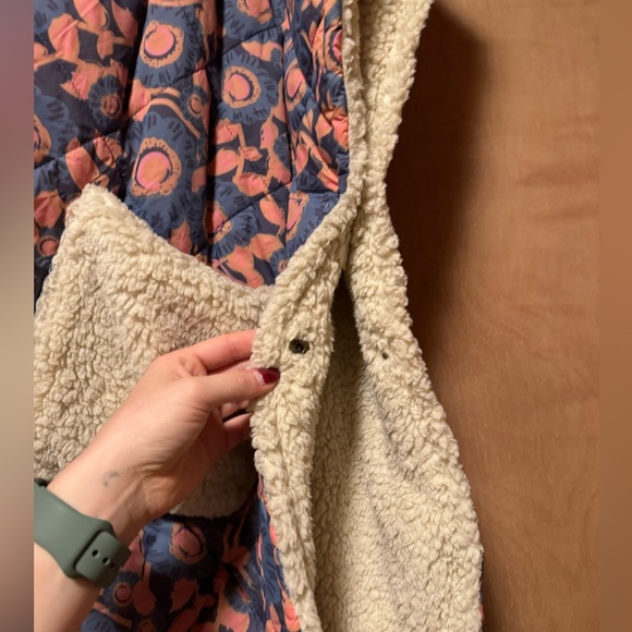 natural life comfy sherpa vest!!! - Picture 3 of 9